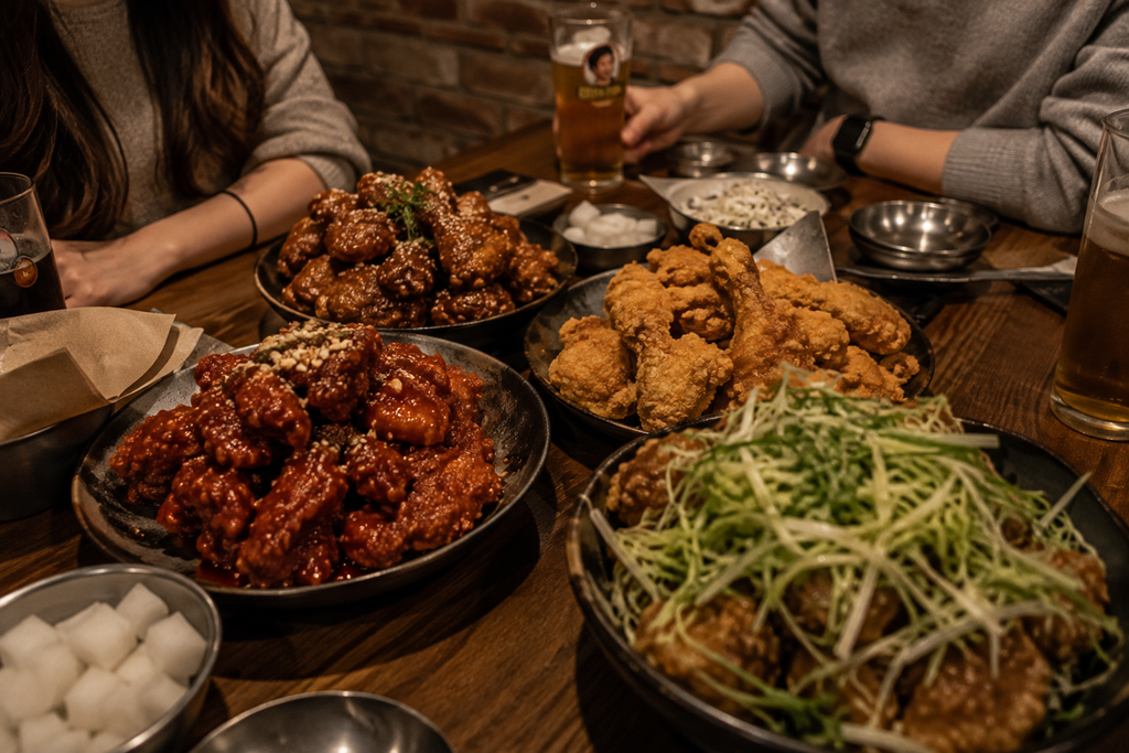 Yangnyeom and soy garlic Korean fried chicken served together